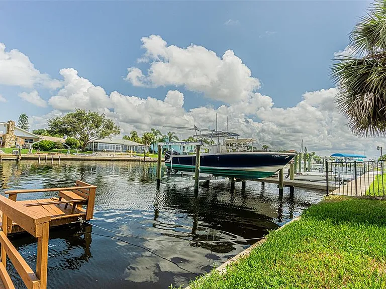 4149 Floramar Ter — Photo 4