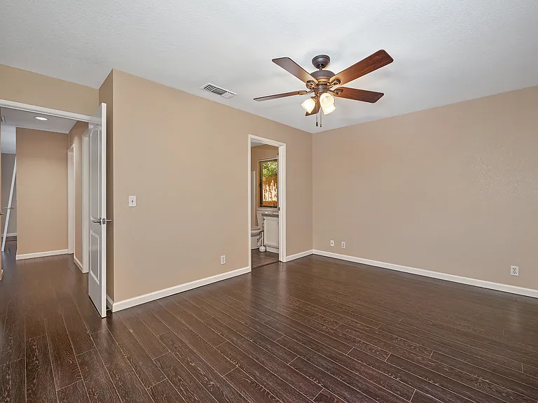 720 Donovan Ct — Photo 28