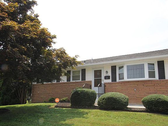 2nd image of 2203 Alister Dr