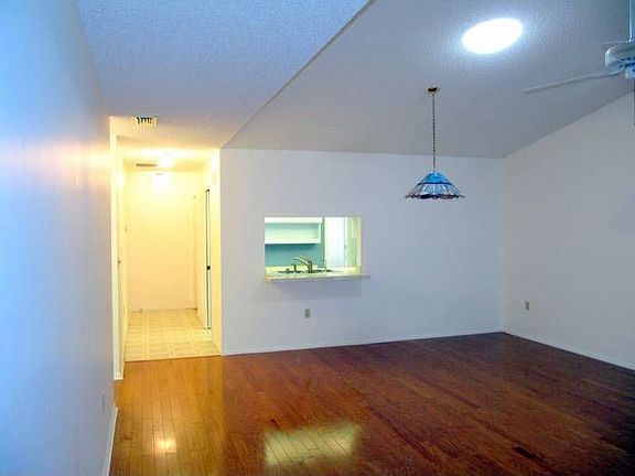 living/dining room