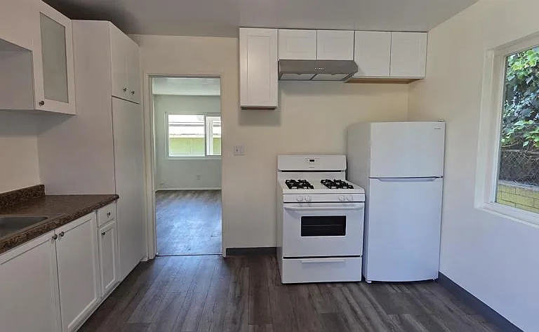 3886 Superior St — Photo 2