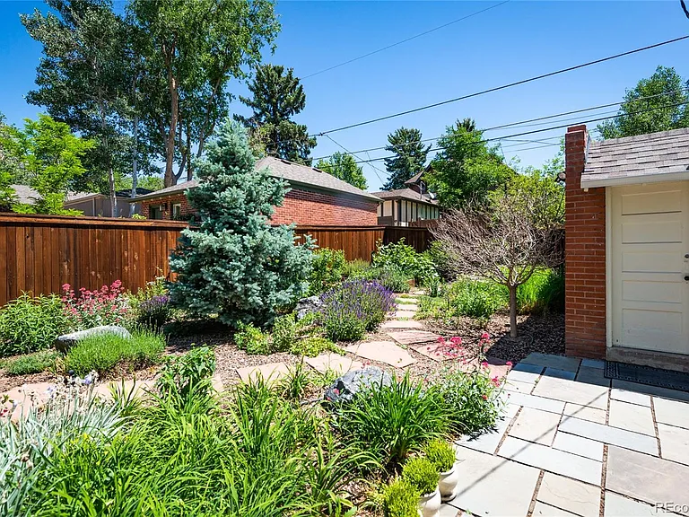 470 S Williams St — Photo 27