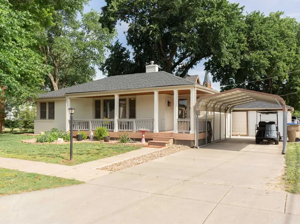 324 W 4th St, Andale, KS 67001