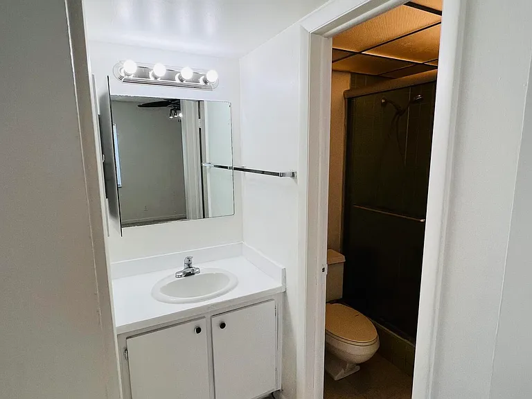 604 NW 13th St #21 — Photo 8