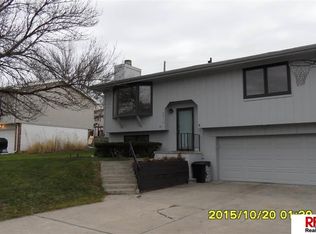 4911 Robin Dr, Omaha, NE 68157