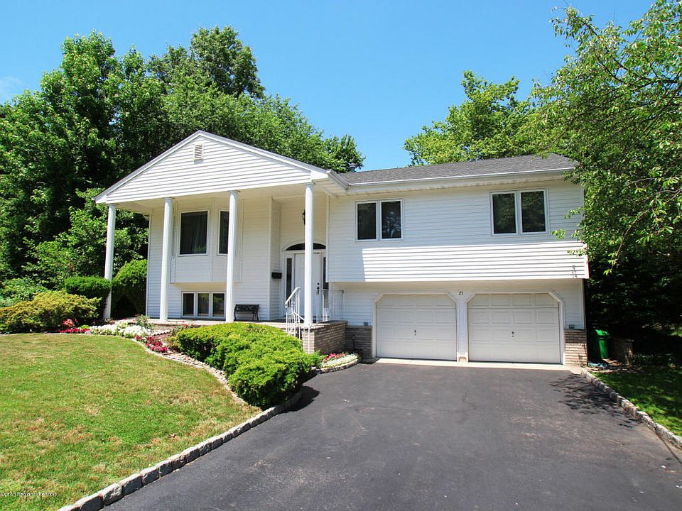 1st image of 25 Warren Dr