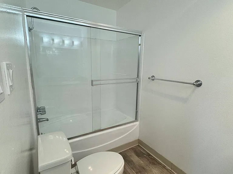 The Westwood Park Apartments — Photo 12