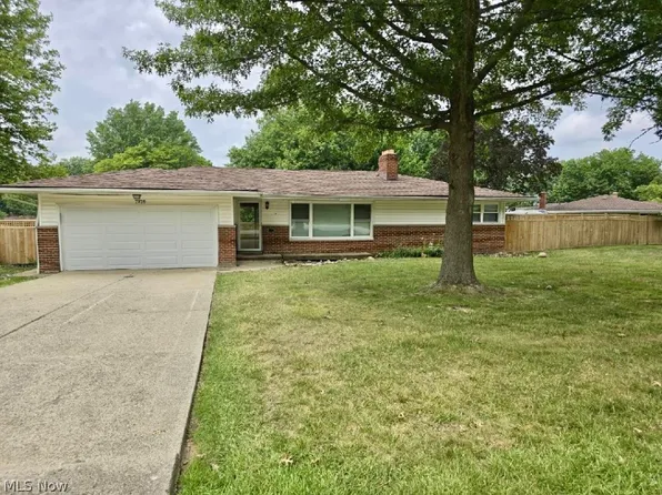 7735 Ragall Pkwy, Middleburg Heights, OH 44130