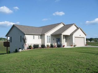 10714 Crestway Dr NE, Rockford, MI 49341