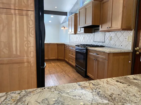 19957 Acre St, Northridge, CA 91324