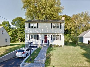 4 Reynolds Ln, Branford, CT 06405