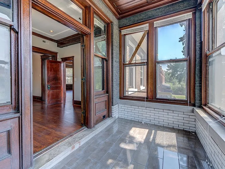 5779 Pershing Ave — Photo 18
