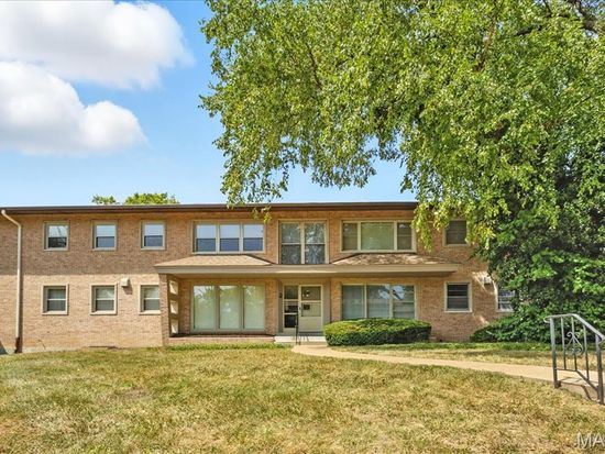 2 Delcrest Ct APT 202, Saint Louis, MO 63124