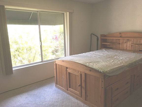 2nd image of 2522 Clairemont Dr Unit 207