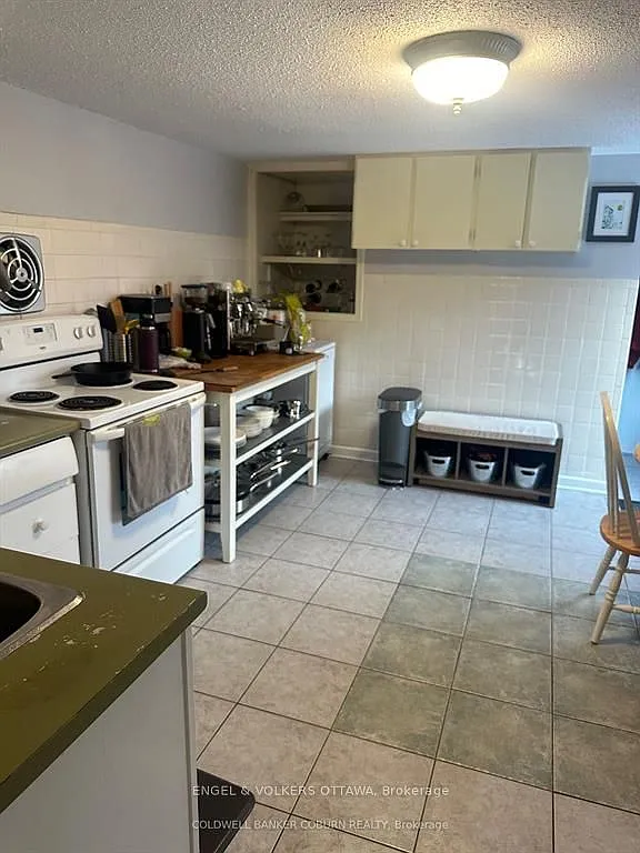 2 bed, $2,400 — Photo 4