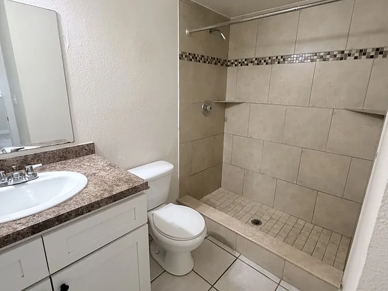 5004 Chiquita Blvd S — Photo 32