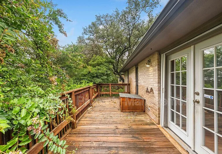 13906 N Hills Village Dr — Photo 23