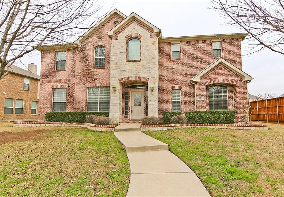 1st image of 807 Cascades Dr