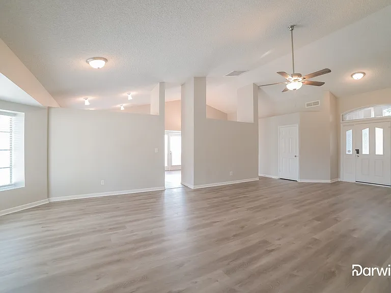 6725 W Flower St — Photo 5