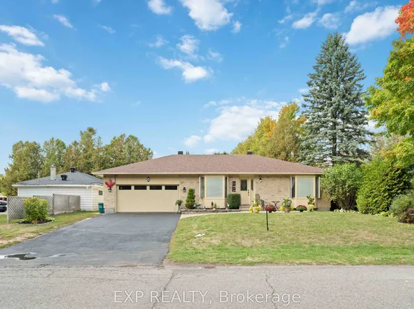 16 Evelyn St, Ottawa, ON K2S 1M9