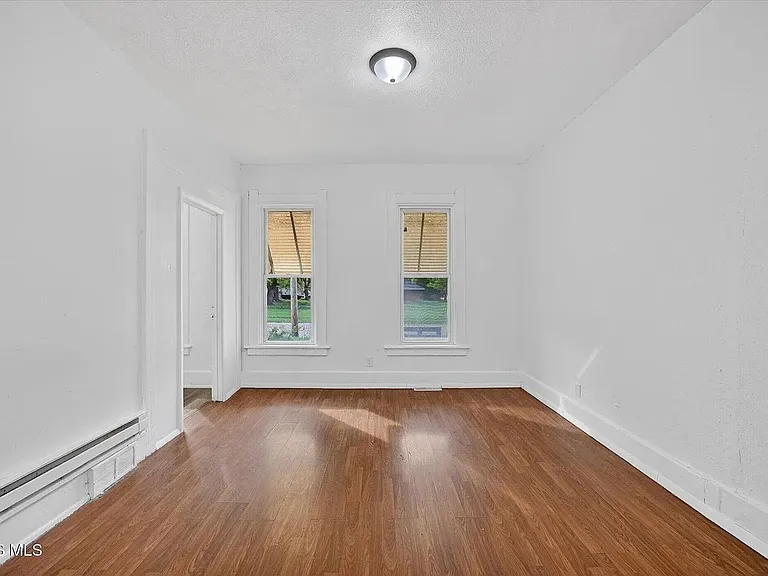 2938 Chase St — Photo 10