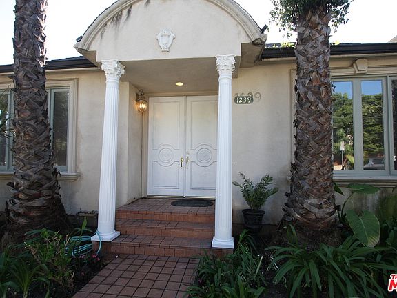 2nd image of 1239 S Castello Ave
