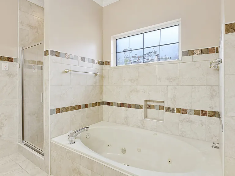 4933 Alexis Dr — Photo 16