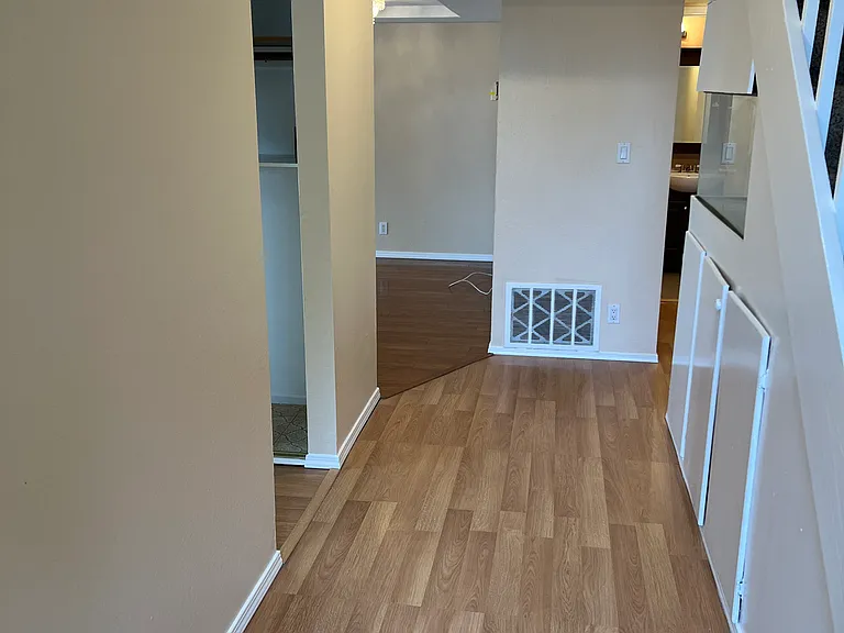 502 S Cascade Ter — Photo 2