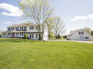 73 Airport Rd, Pittstown, NJ 08867