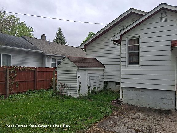 3rd image of 2329 Blake St