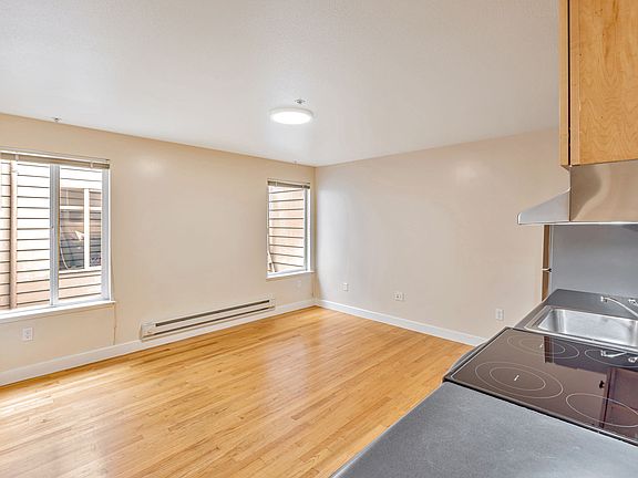 3rd image of 631 Divisadero St APT 201
