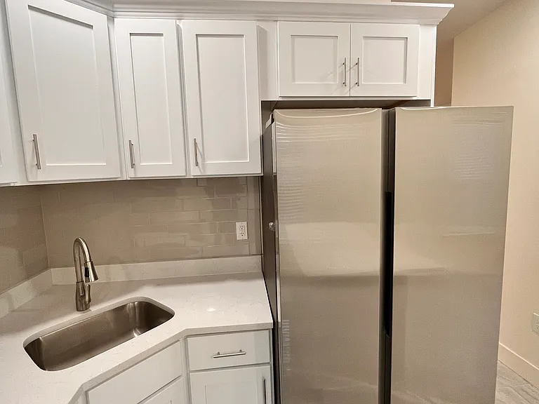 642 Elm St #1 — Photo 5