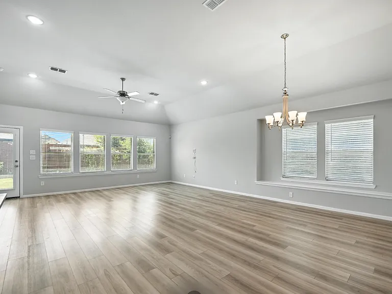 913 Cobalt Dr — Photo 12