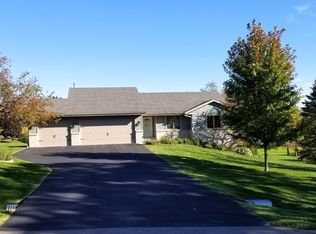 7914 Windspoint Rd, Roscoe, IL 61073