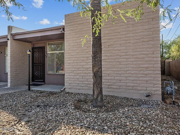 2nd image of 3240-3242 E Monte Vista Dr