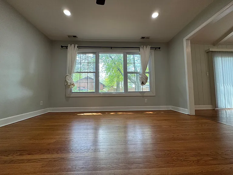 1514 Archdale Dr — Photo 5