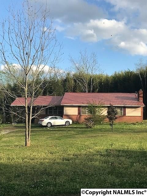 2nd image of 953 NE Thompson Rd