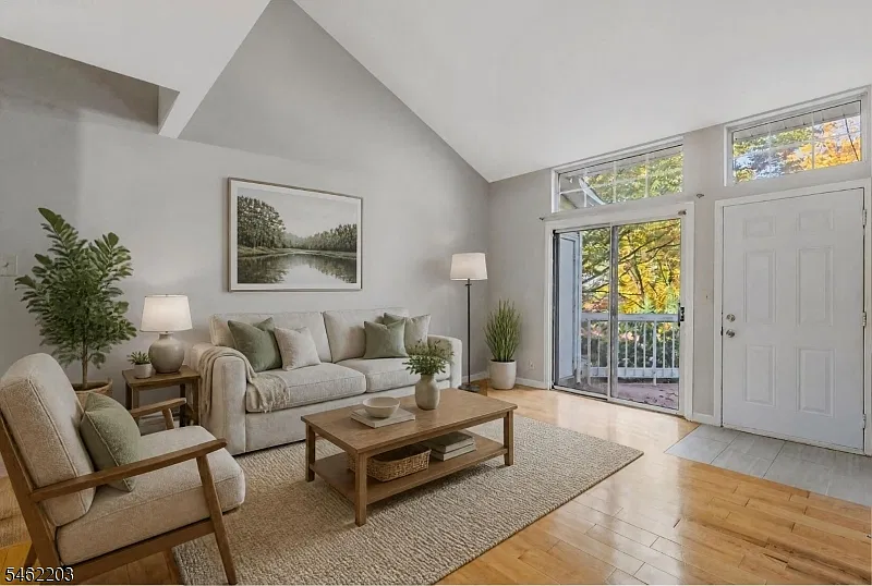 1 bed, 1.0 bath, $2,500 — Photo 3