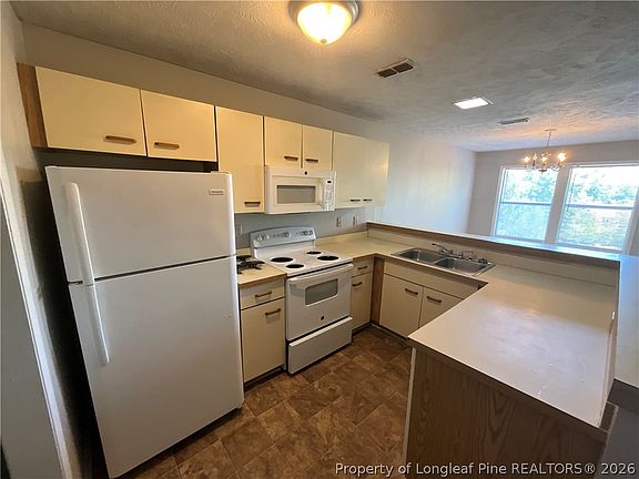 4th image of 1014-5 Brookhollow Dr