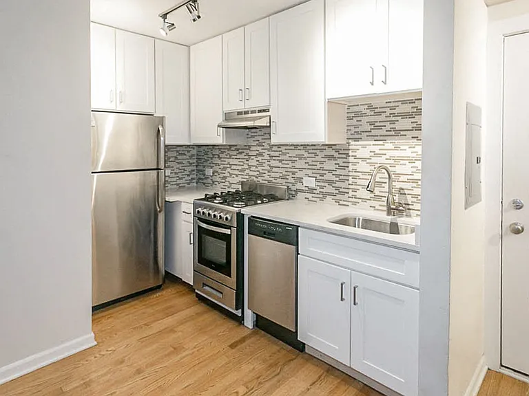 2520 W. Leland — Photo 37