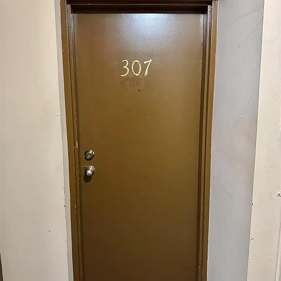 2035 University Ave W #307 — Photo 3
