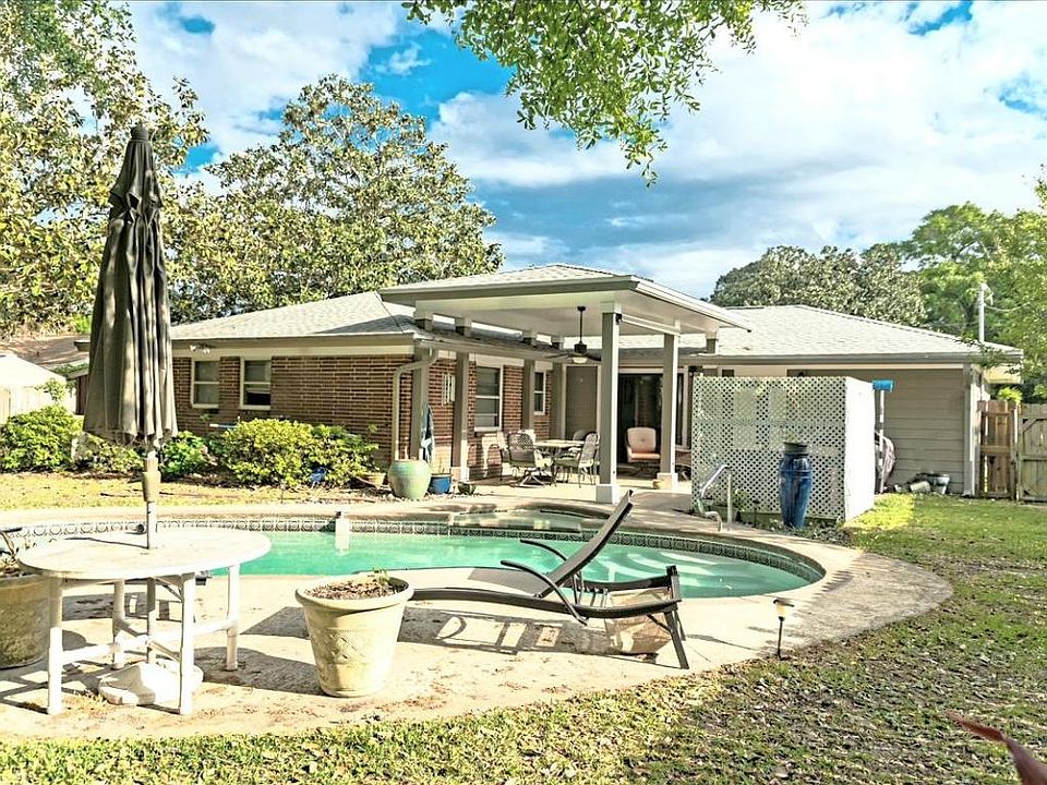 1st image of 386 Oakland Cir