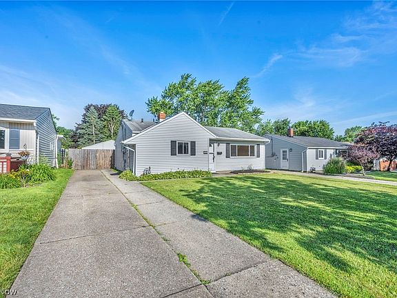 3rd image of 6498 Almont Dr