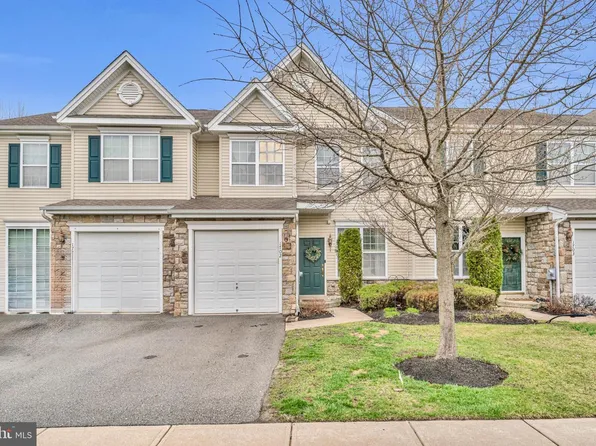 1702 Exposition Dr, Williamstown, NJ 08094