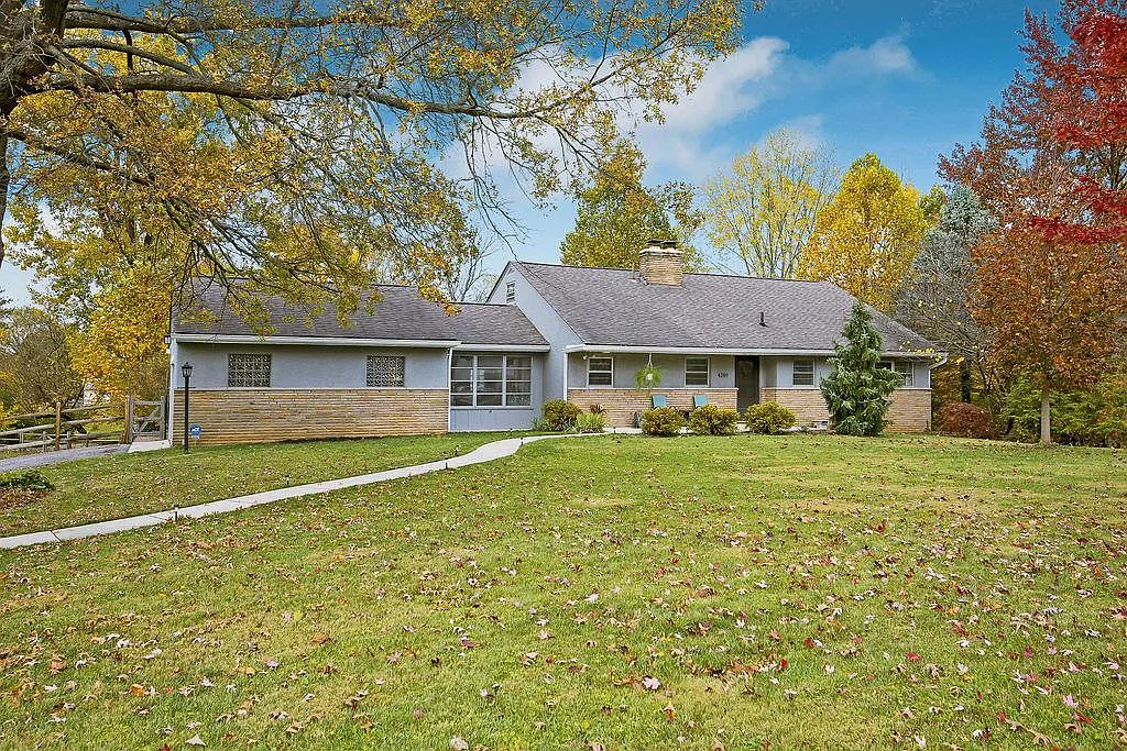 4289 Maize Rd photo 1