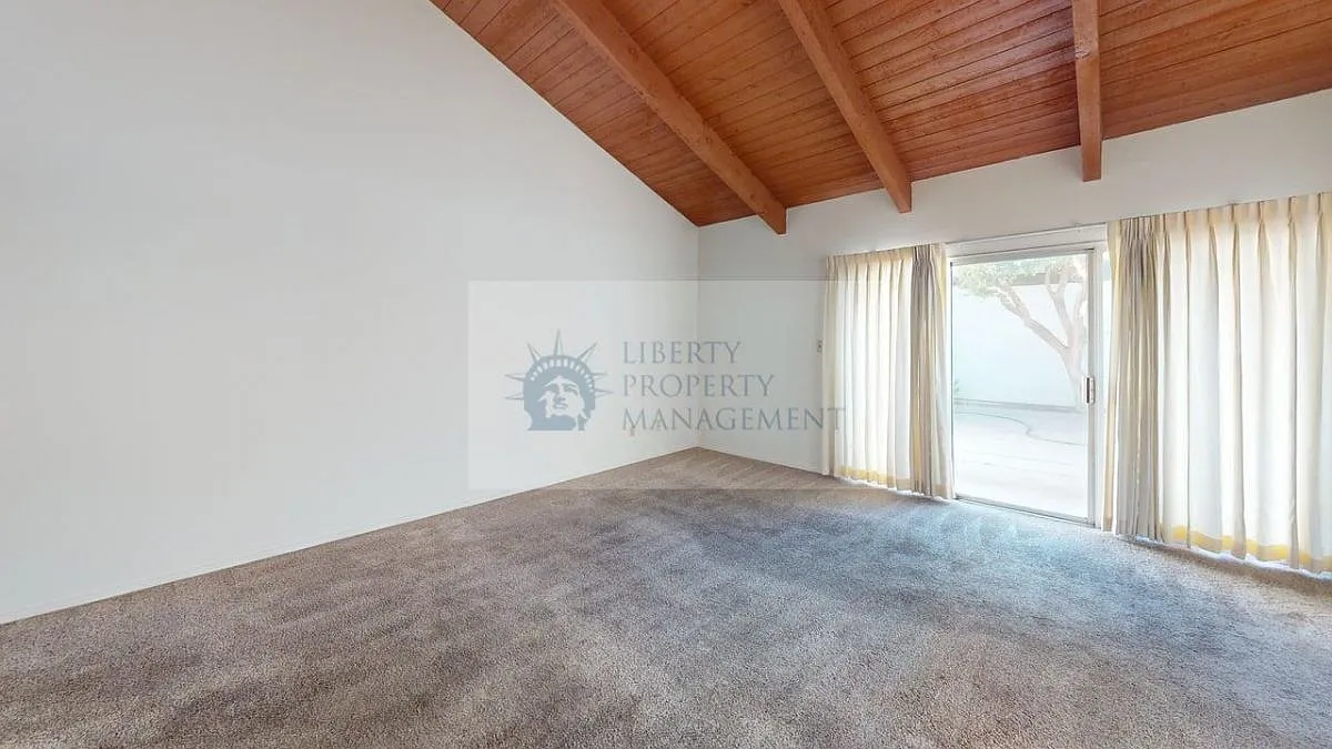 2 bed, 1221 sqft, $1,895 — Photo 3