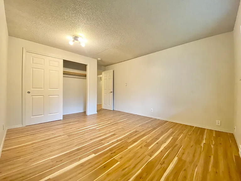 8345 Wabash Ave S — Photo 13