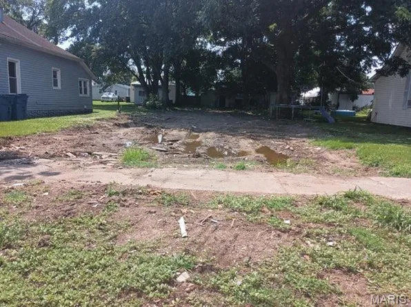 214 Cook Ave, Chaffee, MO 63740