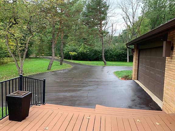 4th image of 1395 Woodland Ln