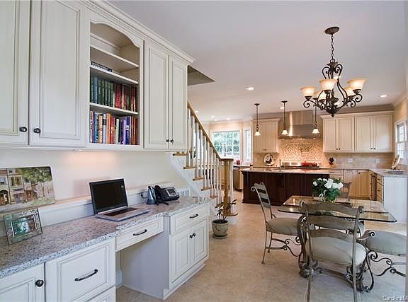 2nd image of 140 Starboard Ln